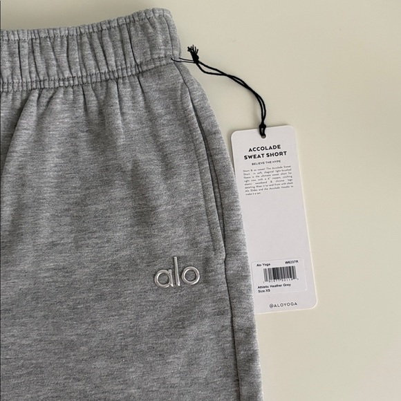 NWT Alo Yoga Accolade Sweat Short Size XS - Picture 9 of 10